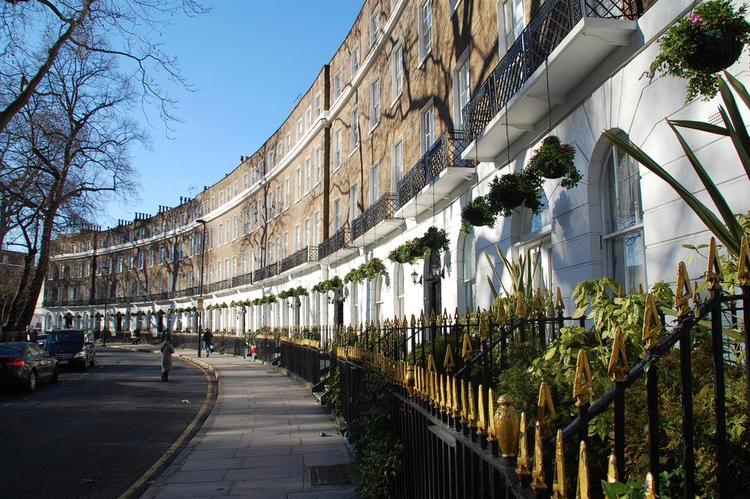 OPDELT. Hotellet har adresse her på Cartwright Gardens, men indgangen til Politikens værelse befandt sig i en sidegade. 