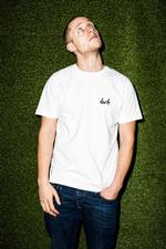 Situationskomik. Pede B’s figur ’William’ er ham, det aldrig rigtig lykkes for. 