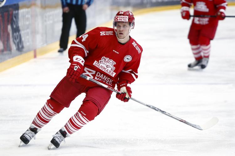NY. Nikolaj Ehlers er søn af den tidligere landsholdskæmpe Heinz Ehlers. 
