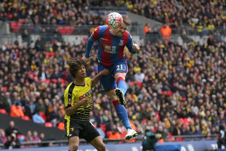 SCORING. Connor Wickham fra Crystal Palace header sejrsmålet i nettet, og hans hold er på vej til Wembley - igen. 