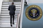 retur. Barack Obama gik tidligere søndag om bord på Air Force One i London for at flyve til Tyskland og møde landets kansler, Angela Merkel. Mandag flyver han hjem til USA. 