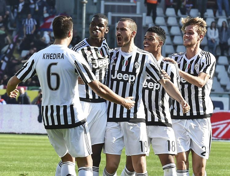 Mester. Juventus-spillerne kan juble over endnu en titel. 