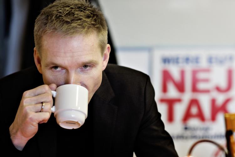 mellemløsning. Kristian Thulesen Dahl mener, at Storbritannien bare kan stemme nej ved landets folkeafstemning 23. juni og alligevel blive i EU alligevel via en slags »mellem-tilknytning«, som Danmark i så fald også bør satse på. 
