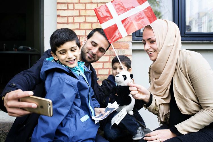 valg. Ministeriet har ifølge Nationalpartiets formand, Kashif Ahmad, nægtet at tage imod de omkring 20.000 vælgererklæringer, som er nødvendige for at kunne stille op. 