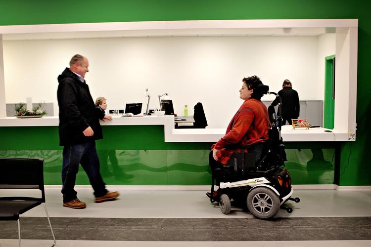 RETSSIKKERHED Handikaporganisationerne har i årevis kritiseret fejlagtige afgørelser fra kommunerne, nu får de måske hjælp fra Christiansborg. Her et foto fra Handikaporganisationernes Hus. 