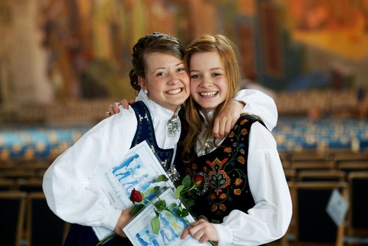 KONFIRMATION. Hvert år bliver 10.000 norske unge humanistisk konfirmeret. 