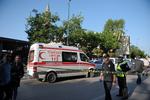 Bombe. Ambulance foran den moske i Bursa i Tyrkiet, der i dag blev ramt af en større eksplosion. 