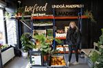 overskud. Nu skal aarhusianerne også have mulighed for at købe varer, der ikke kan sælges i andre butikker og dermed støtte Folkekirkens Nødhjælp og kampen mod madspild. Wefood åbner i Aarhus i 2017. 