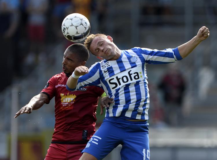 vanvittigt. Jakob Ankersen (th) var deltager i opgøret mellem Göteborg og Malmö FF, der endte før tid med kanonslag og spydkast med hjørneflag. 
