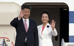 HOUSEofCHINA: Kinas præsident Xi Jinping i selskab med hans kone Peng Liyuan kan nu se frem til en kinesisk version af House of Cards. Det kinesiske styre har selv bestilt serien. FOTO: Carolyn Kaster/AP 