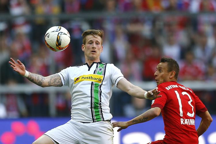 1-1. Lynhurtige André Hahn (tv) udlignede for Gladbach, da Bayern ellers var ved at forberede mesterskabsfesten. 