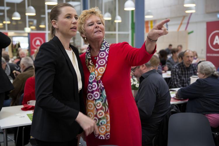 kampdag. Socialdemokratiets formand Mette Frederiksen talte på Tapeten i Ballerup sammen med LO-forman Lizette Risgaard. 