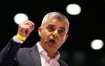 Sadiq Khan frygter, at de jødiske borgere i London, der ville stemme på ham, trækker deres støtte, efter at der er udbrudt kontrovers om antisemitiske udtalelser i Labour. 