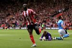 4-2. Sadio Mane (tv) var kampens spiller i kampen mellem Southampton og Manchester City. 