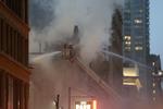 Brandmænd var hurtigt fremme på stedet, men de kæmpede forgæves mod det store flammehav. 