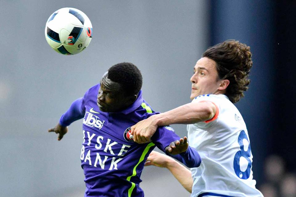 FCK - FC Midtjylland. FC Midtjyllands Pione Sisto og FCK's Thomas Delaney. 