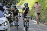 Fiasko. Team Sky havde sat næsen op efter at vinde årets Tour de France for tredje år i streg. Men Chris Froome udgik i løbets første uge, og i går havde holdets andet håb en dårlig dag og røg agterud i klassementet. 
