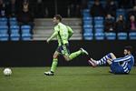 0-2. I flyvende fart løber Rasmus Festersen fra en tacklende Daniel Stenderup. 