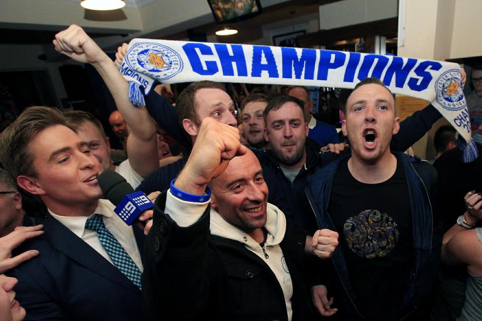 FORLØSNING. Jubel på Market Tavern i Leicester. 