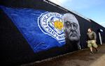 STOLTHED. På gaderne i Leicester hyldes byens fodboldhold med f.eks. denne slags værker. 