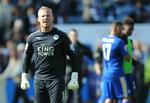 SKYGGEN. Fodboldkommentator for Discovery og tidligere topspiller Morten Bruun mener, at Premier League sejren kan være det endelig skridt ud af farens skygge for Kasper Schmeichel. 