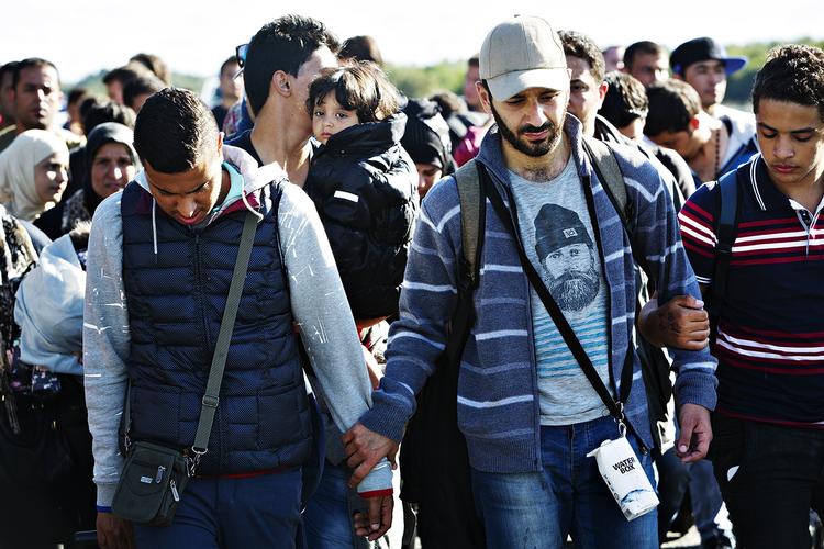 Menneskeret. Det ekstraordinære pres på menneskerettighederne skal ses i relation til flygtningekrisen. 
