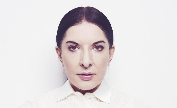 Kunst. Den 69-årige kunstner Marina Abramovic har i årtier været en af de helt centrale figurer i den internationale performancekunst. I Heartlands samtaleprogram er hun sat sammen med den danske kunstner Tal R. 