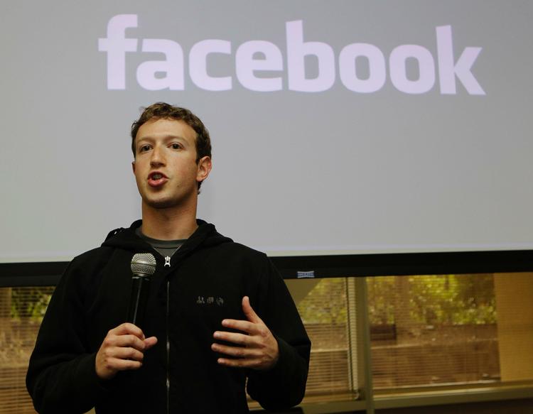 Normcore. Mark Zuckerberg var på grund af sit tøj, der altid består af en grå t-shirt og hættetrøje, det perfekte offer for årets måske bedst udførte aprilsnar. 