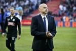 NERVØS. Ståle Solbakken var under finalen nervøs for at miste en lidt overivrig spiller. 