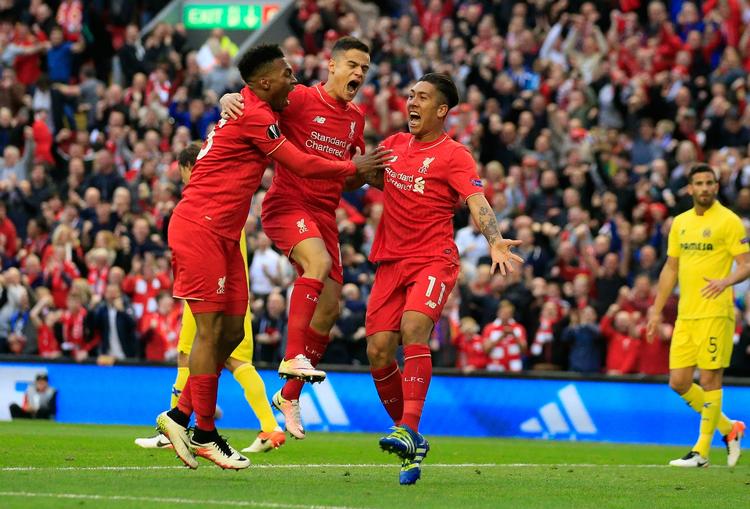 KASSE. Sturridge, Coutinho og Firmino i lykkeland, efter Liverpool er kommet foran hjemme på Anfield imod Villarreal. 