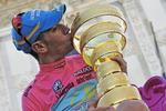 2013. Da Vincenzo Nibali vandt Giro d'Italia i 2013 overtog han førertrøjen efter 8. etape. I år er italieneren Politikens favorit til at vinde etapeløbet igen. 