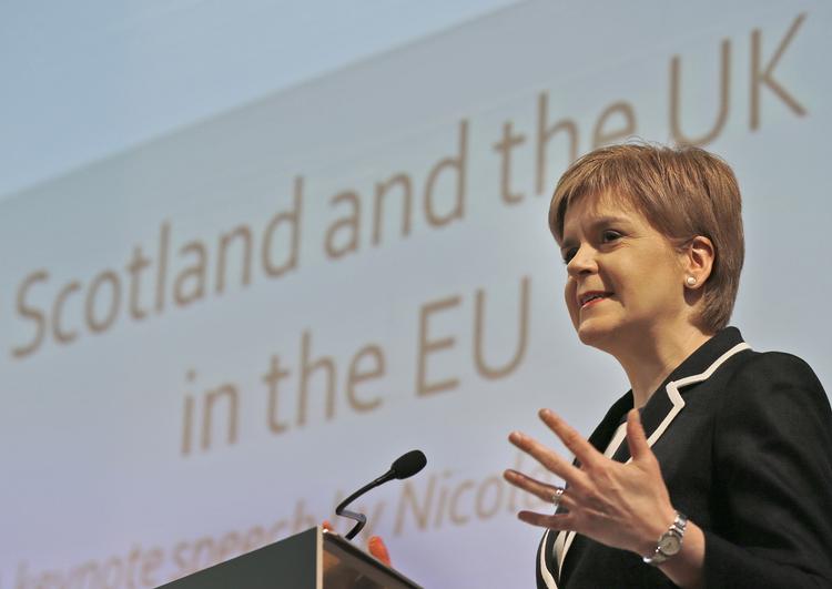 Uafhængighed. Nicola Sturgeon sikrede det skotske uafhængighedsparti Scottish National Party 49 procent af stemmerne en ny valgsejr. 