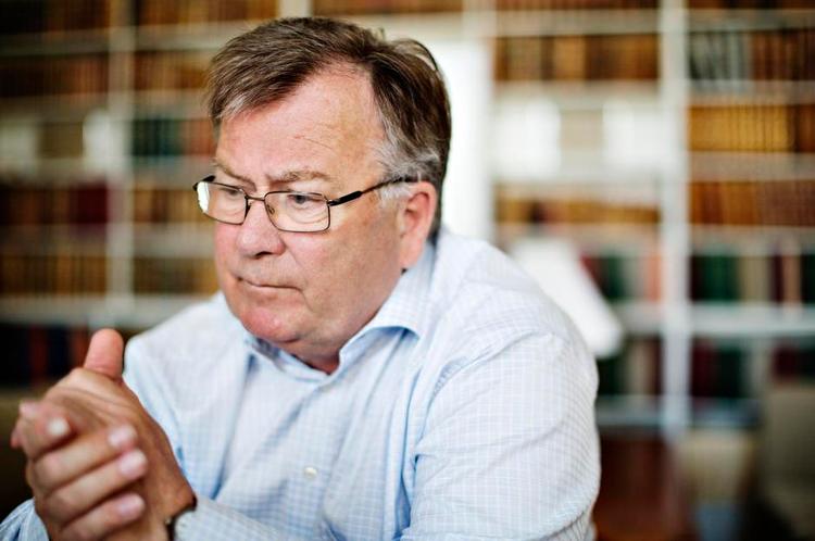 Kassemester. Venstre er ikke med i forliget om Togfonden, men som finansminister har Claus Hjort Frederiksen ikke desto mindre et ansvar, når der mangler 15,5 milliarder kroner til planen for fremtidens offentlige transport. Derfor har han nu indkaldt forligsparterne til forhandlinger. 
