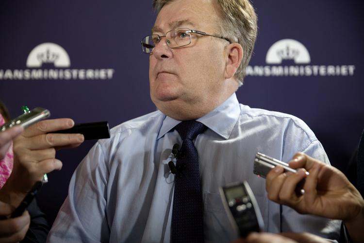 Kassemester. Venstre er ikke med i forliget om Togfonden, men som finansminister har Claus Hjort Frederiksen ikke destomindre et ansvar, når der mangler 15,5 milliader kroner til planen for fremtidens offentlige transport. Derfor har han nu indkaldt forligsparterne til forhandlinger. 