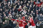 Matchvinder. Med sin 6. scoring i ligaen i denne sæson sikrede Juan Mata (tv) den nødvendige sejr til Manchester United. 