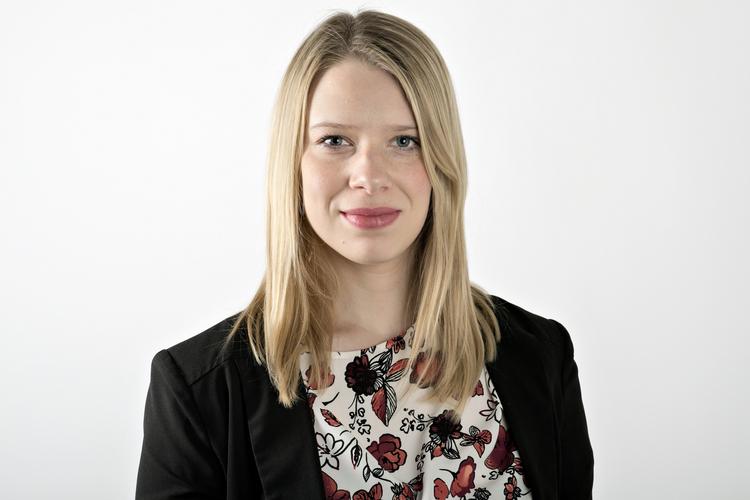 Feminist. Mette Viktoria Pabst er feminist og blogger hos Jyllands-Posten, og bliver i søndagens kronik anklaget af ligestillingsminister Ellen Trane Nørby (V) for at føre »en ligestillingsdebat støbt i beton«. De anklager tager hun afstand fra, og er i stedet skuffet over, at ministeren ikke vil diskutere, hvad hun selv kalder for et åbenlyst problem med ligestillingen i Danmark. (arkivfoto) 