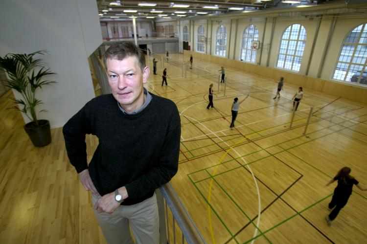 Ligestilling. Søren Møller er landsformand for DGI, og han har meget svært ved at se problemet i, at man kommer minoriteter i møde ved eksempelvis at lave kønsopdelt svømmetræning. Tværtimod trækker han lige linjer til tidligere tiders kvindefrigørelseskampe, der også har krævet lukkede rum for at udvikle sig. (arkivfoto) 