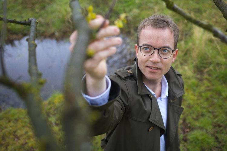 Frirum. Naturen er et frirum for miljø- og fødevareminister Esben Lunde Larsen, der er vokset op på en gård i Vestjylland. Det, som han kalder for miljø- tyranniet, bunder i høj grad i uvidenhed, siger han. 