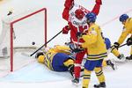 1-0. Efter 15 minutter kom Danmark foran, men i anden periode scorede Sverige fire gange. 
