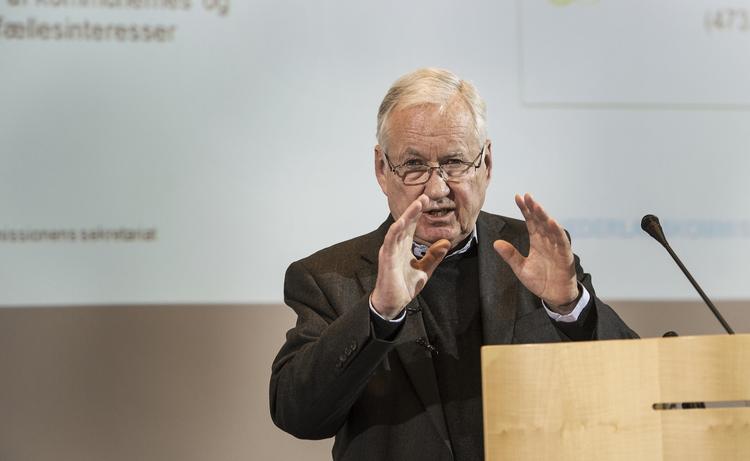 nej! Vederlagskommissionen med Michael Christiansen som formand fremlagde i begyndelsen af året sine afbefalinger til politikernes løn- og pensionsforhold. De havde lovet at følge anbefalingerne, men undsagde dem hurtigt. 