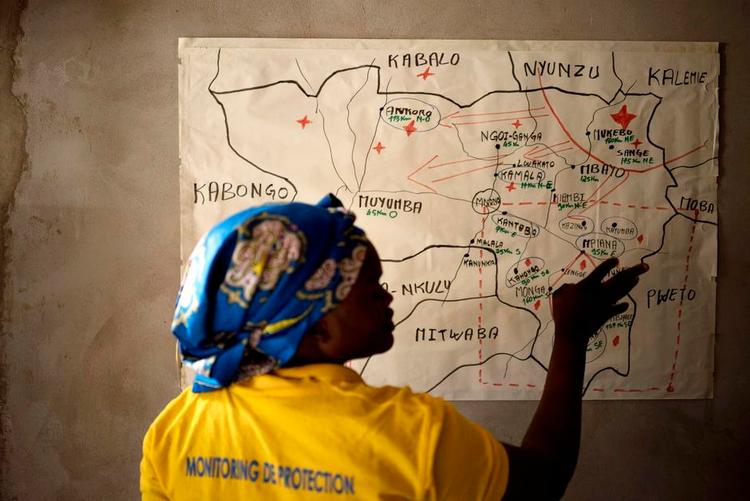 Reportage. Den britiske afrikaekspert Ben Rawlences 'Radio Congo' er en ambitiøs blanding af historiske facts og munter rejsebeskrivelse. 