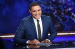 SUPPLEANTEN. Som Jon Stewarts afløser på 'The Daily Show' blev Trevor Noah mødt med hård kritik og kraftigt dalende seertal. Men det har rettet sig en del, og han giver sig ikke. 
