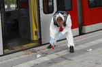 fatalt. En passager blev dræbt og flere sårede ved knivangrebet i nærheden af München i morges. 
