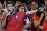 sådan. Rodrigo Duterte er løsningernes mand. Han siger, at vil udrydde kriminaliteten i løbet af et halvt år. 