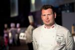 25-årige Morten Falk træner intensivt for at vinde Bocuse d'or. Til daglig er han køkkenchef på restaurant Kadeau på Bornholm. 