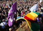 Så blev også italienerne klar til at lade homoseksuelle i hvert nærme sig de samme rettigheder, som heteroseksuelle har. Her er vi til en stor demonstration i Milano i februar. 