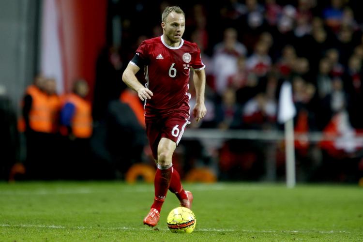 Exit. Kun 13 danskere spillet har spillet flere end Lars Jacobsen. 