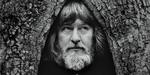 Ibyen bad den svenske syrerocker om at lytte til sine danske psychrockkolleger forud for hans koncert på Loppen i aften. 