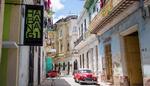 forskønnet. Habanagaden i den del af Havanas gamle bydel, som er under hastig forandring. Her ligger bl.a. en af byens toprestauranter, Habana 61. Foto: Desmond Boylan/AP 