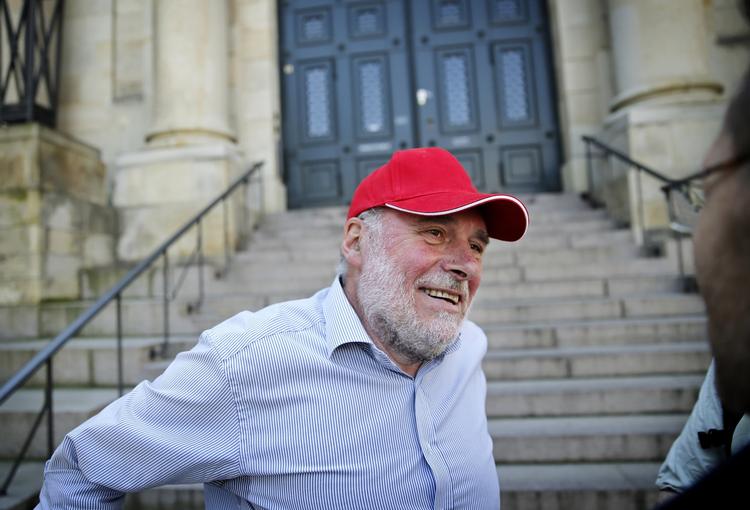 LETTELSE. Duegården, der har langt større gæld end værdier, fik Højesterets ord for, at den må gå konkurs. Men kendelsen åbner nye problemer for finansieringen af andelsboliger. Her den lettede talsmand for Duegårdens andelshavere, Lasse Larsen. 